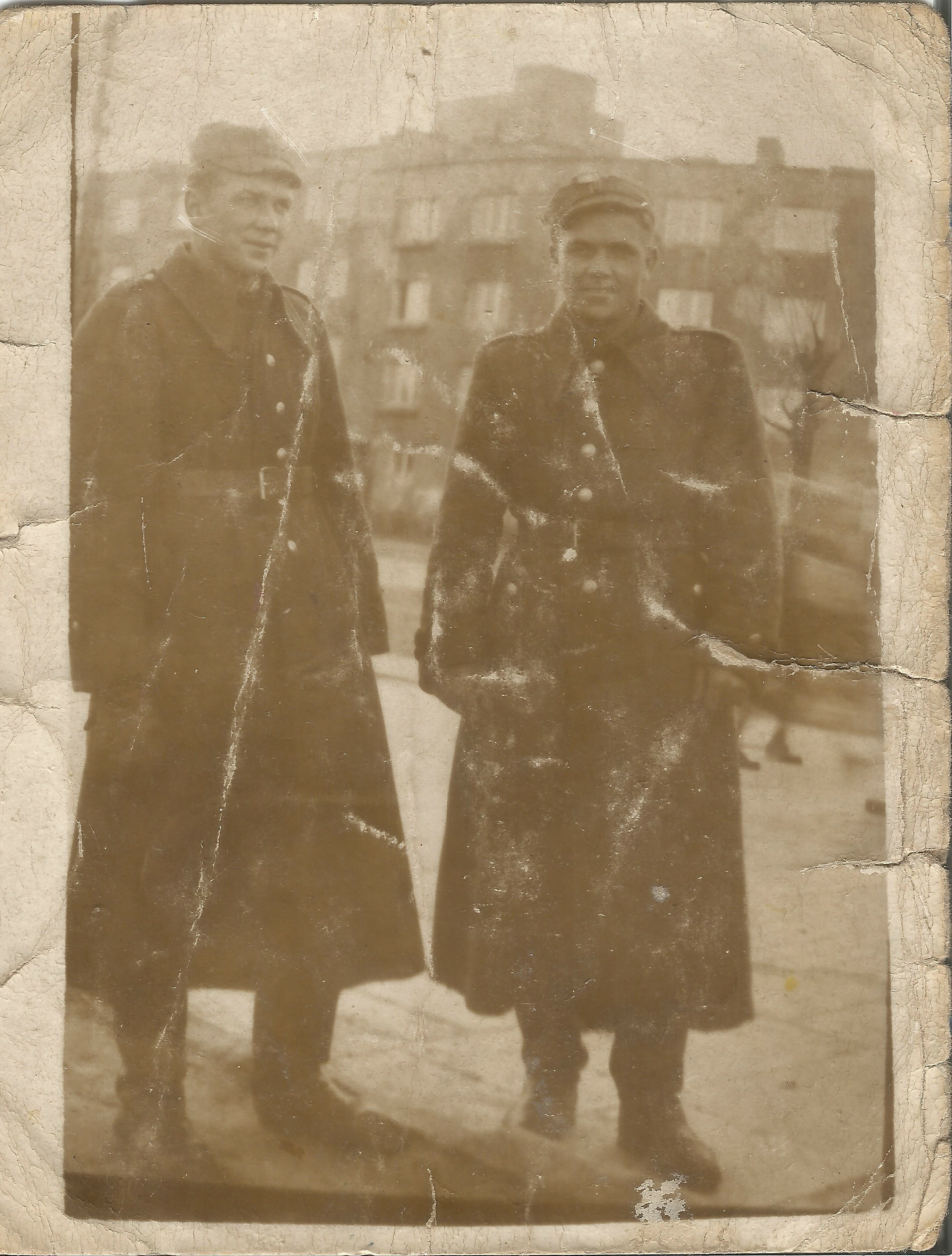 Zygment i Józef Irkowie w wojsku.